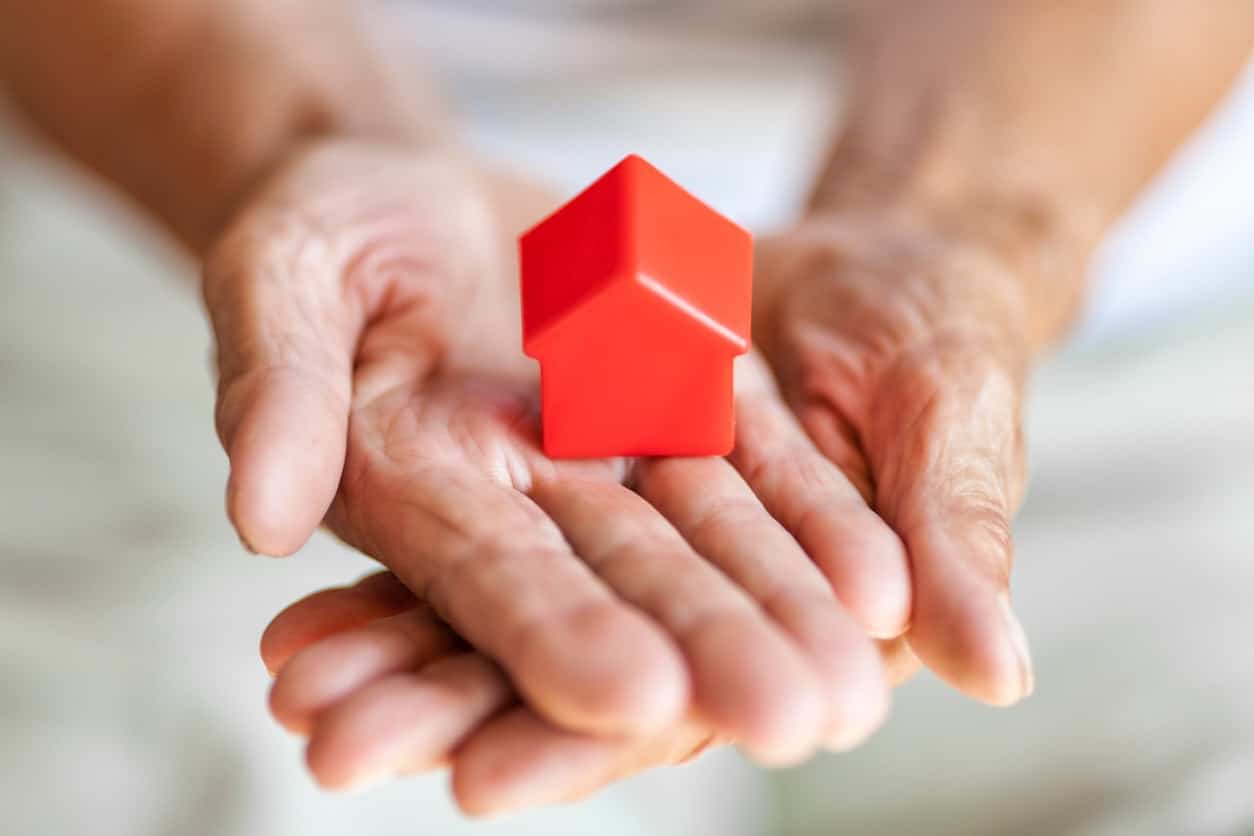 Haus vererben an Kinder: Das sollten Eltern dabei bedenken